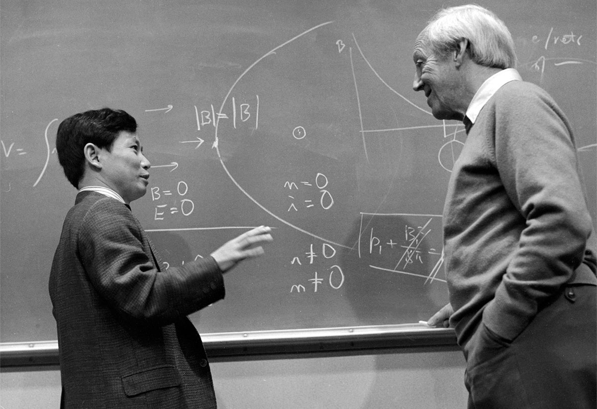 Syun-Ichi Akasofu speaks with Swedish physicist Hannes Alfvén at UAF in 1974. Alfvén, who won the 1970 Nobel Prize in Physics, was an aurora expert who had engaged in a long debate with Akasofu’s mentor, Sydney Chapman. Akasofu invited Alfvén to visit the Geophysical Institute. Photo courtesy of Geophysical Institute.