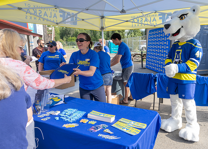 See caption and credit in pop-up window for image description.