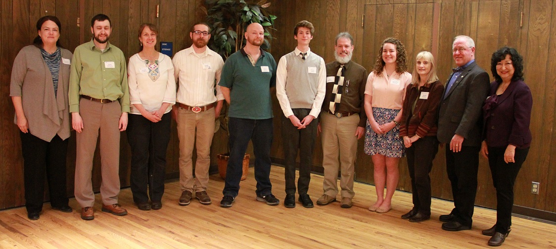 UAF anthropology students pose for a group photo