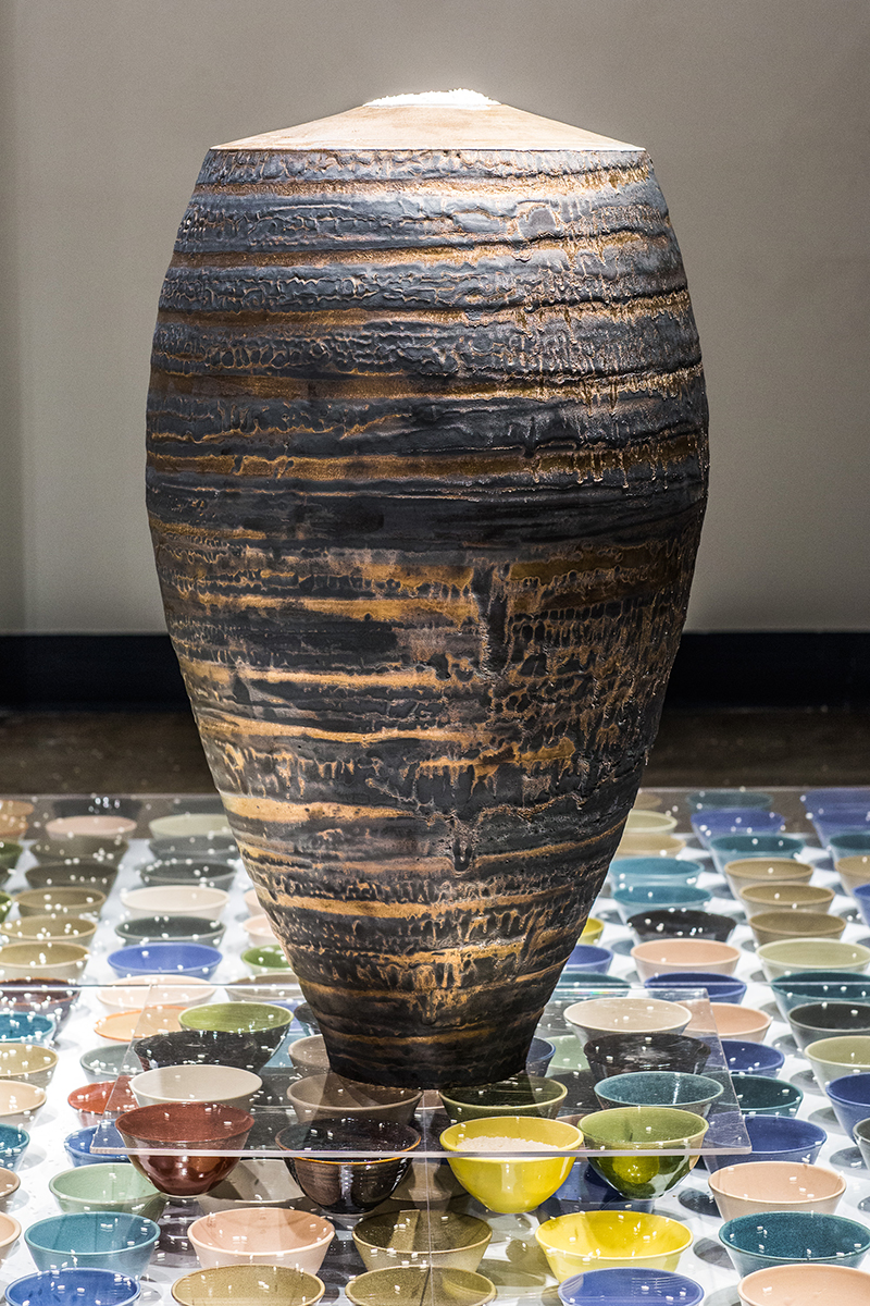 Large black and gold vase. Photo by Todd Paris