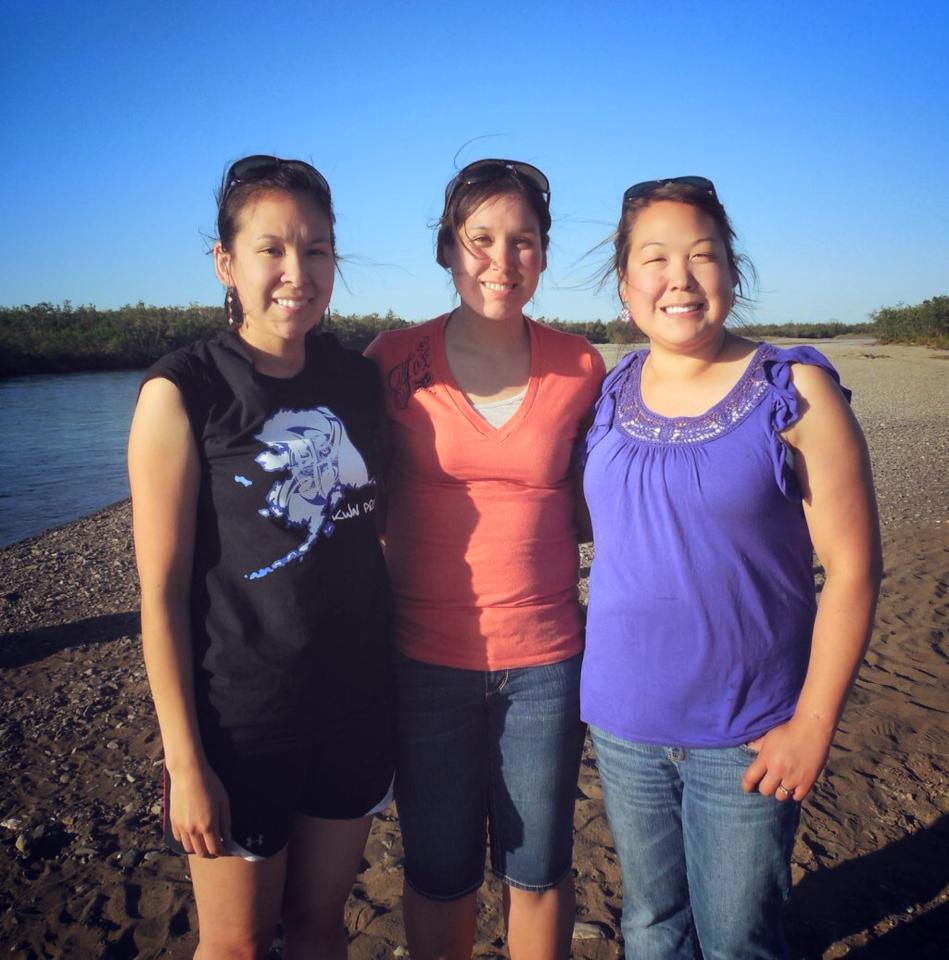Lynn (center) with her sisters.