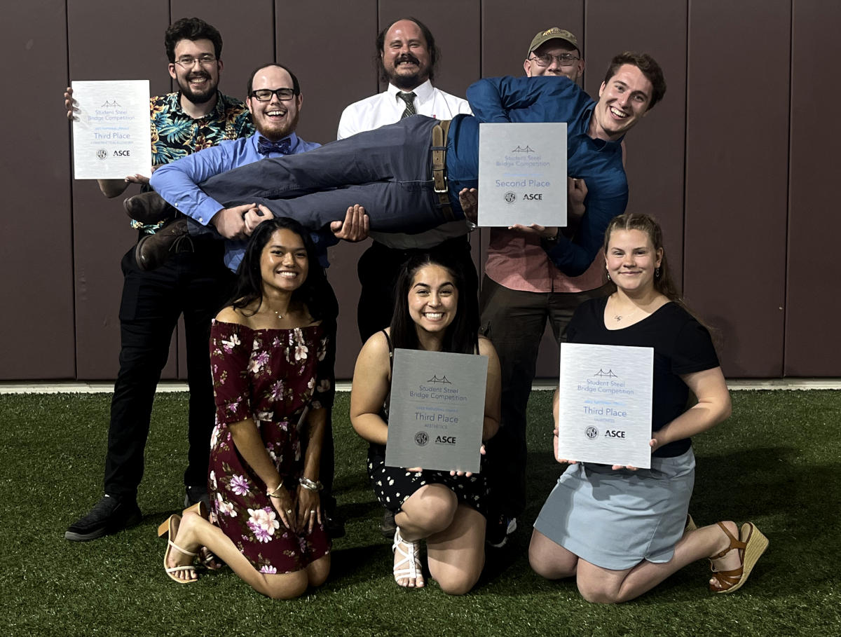 2022 UAF Steelbridge team