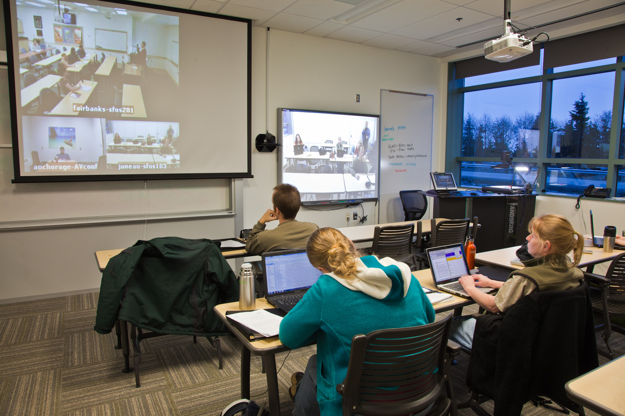 103 Lena Point | 12 people | videoconference smart classroom