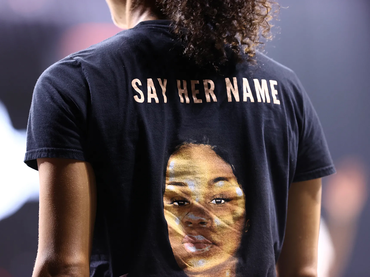 A WNBA player wears a warmup shirt honoring Breonna Taylor before a 2020 playoff game. Photo by Ned Dishman/NBAE via Getty Images