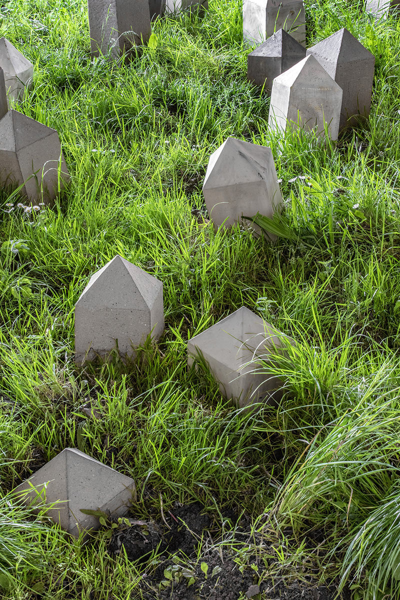 Ceramic obelisk sculptures by Dawn Holder