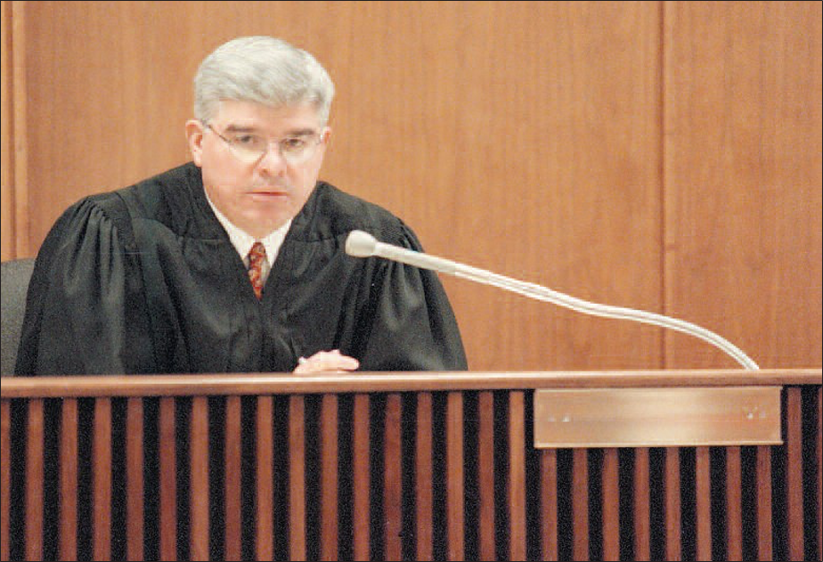 Alaska Superior Court Judge Sigurd Murphy explains his dismissal of murder indictments against Eugene Vent, Kevin Pease and Marvin Roberts during a February 1998 hearing.