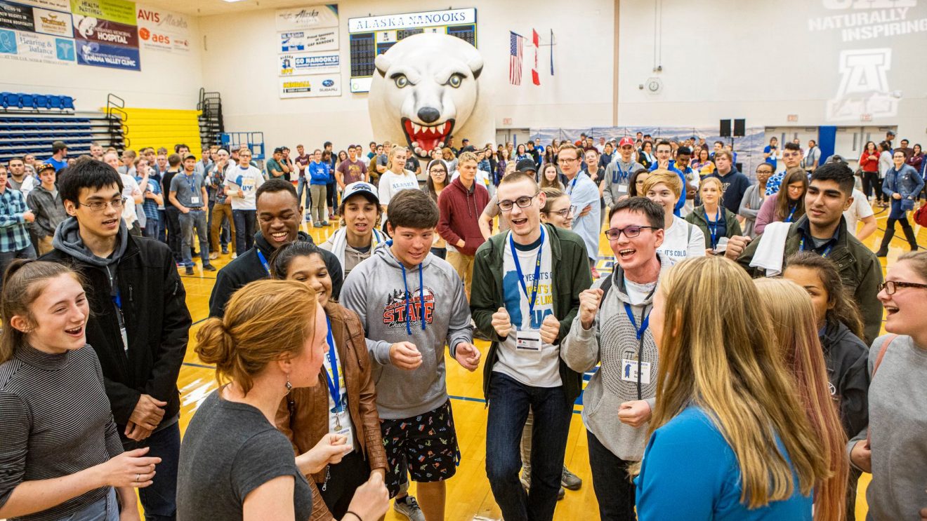 The Patty Gym is filled with students participating in activities as part of New Student Orientation.