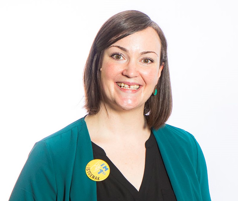 Head shot of Victoria Smith