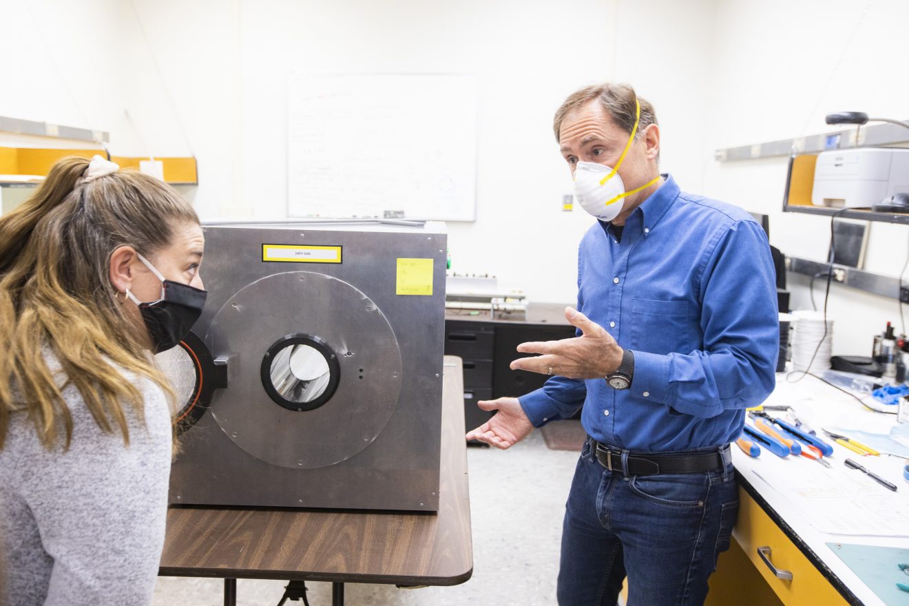 New UAF-designed device sanitizes masks for first responders