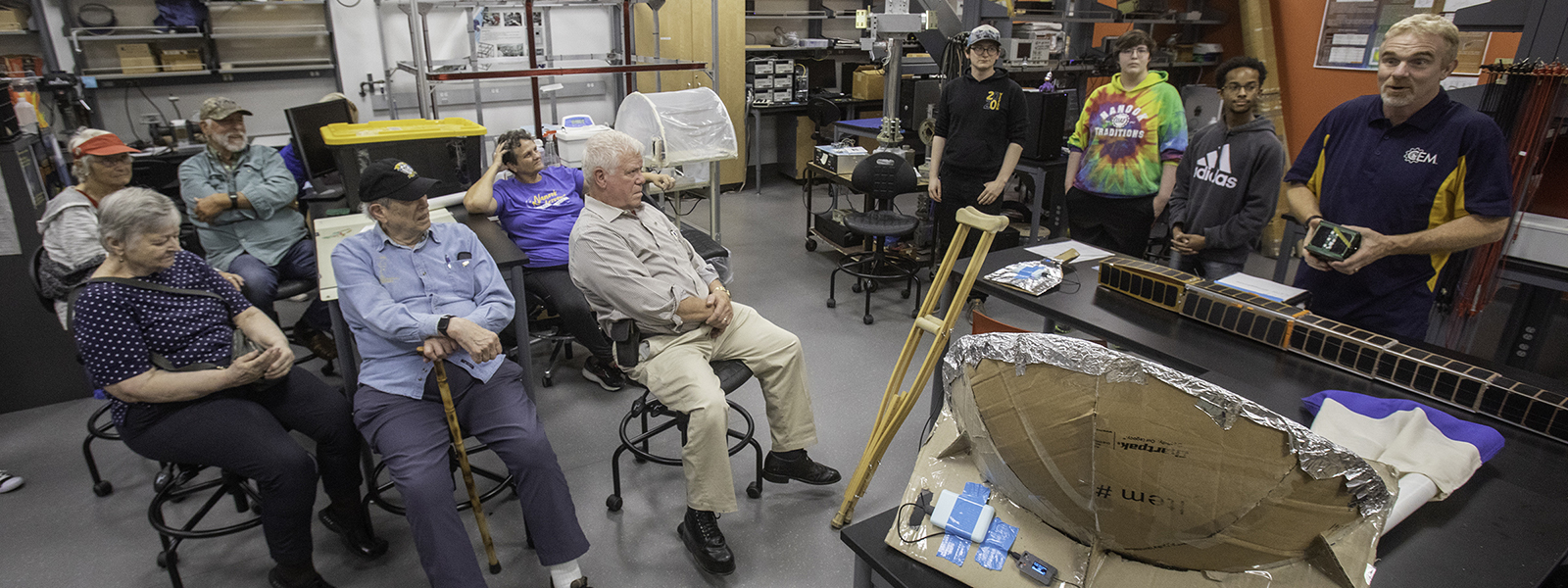 Bill Schnabel, dean of the College of Engineering and Mines, describes the research students conduct at the Space Grant lab during campus day events at the 2022 Nanook Rendezvous alumni reunion. UAF photo by Eric Engman