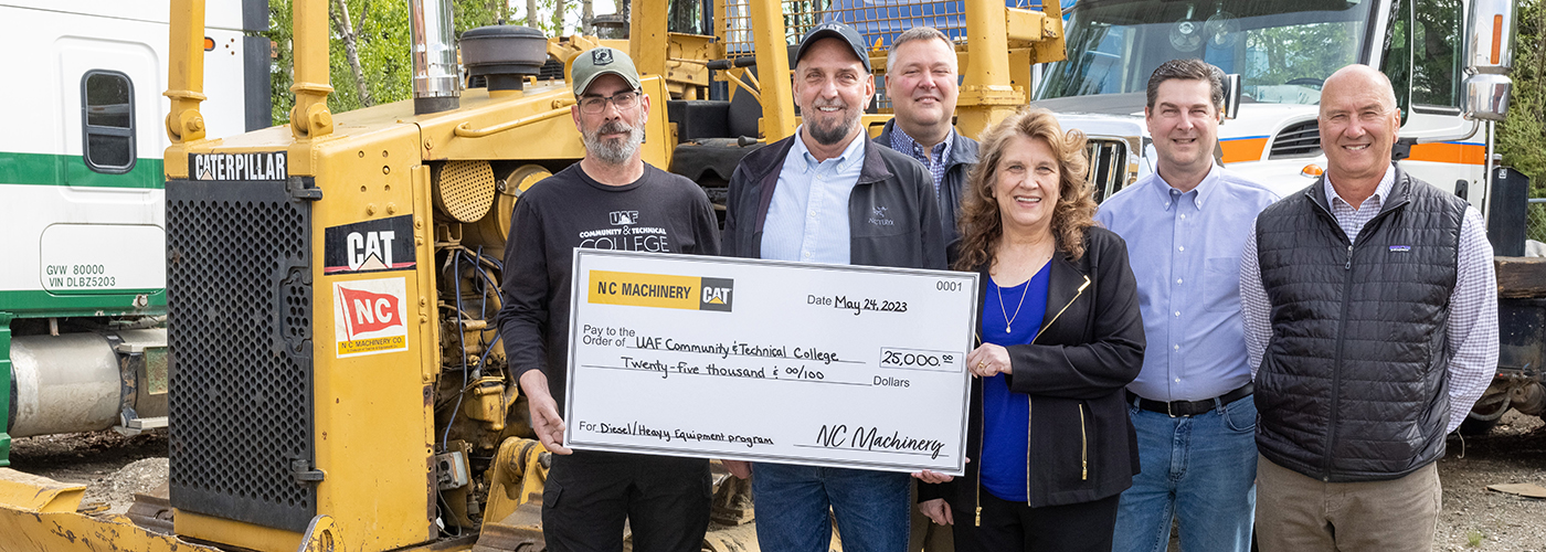 Read caption and credit below the image for description of photo