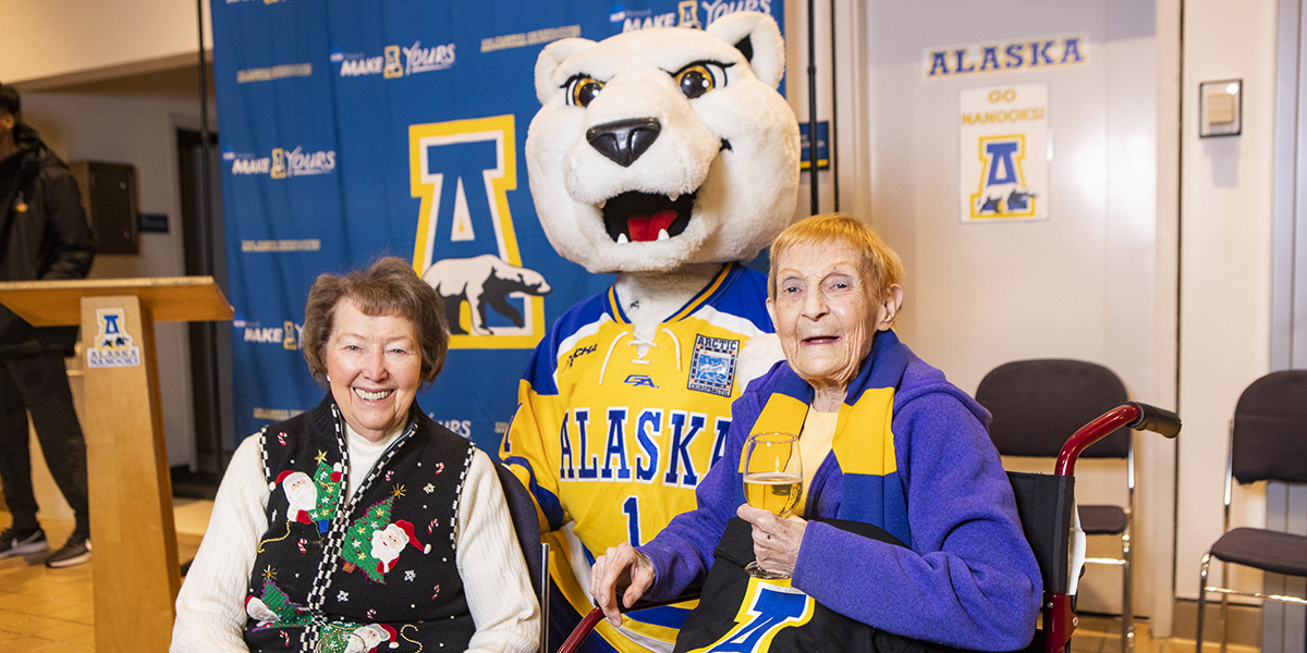 Read caption below image for image description and photo credit