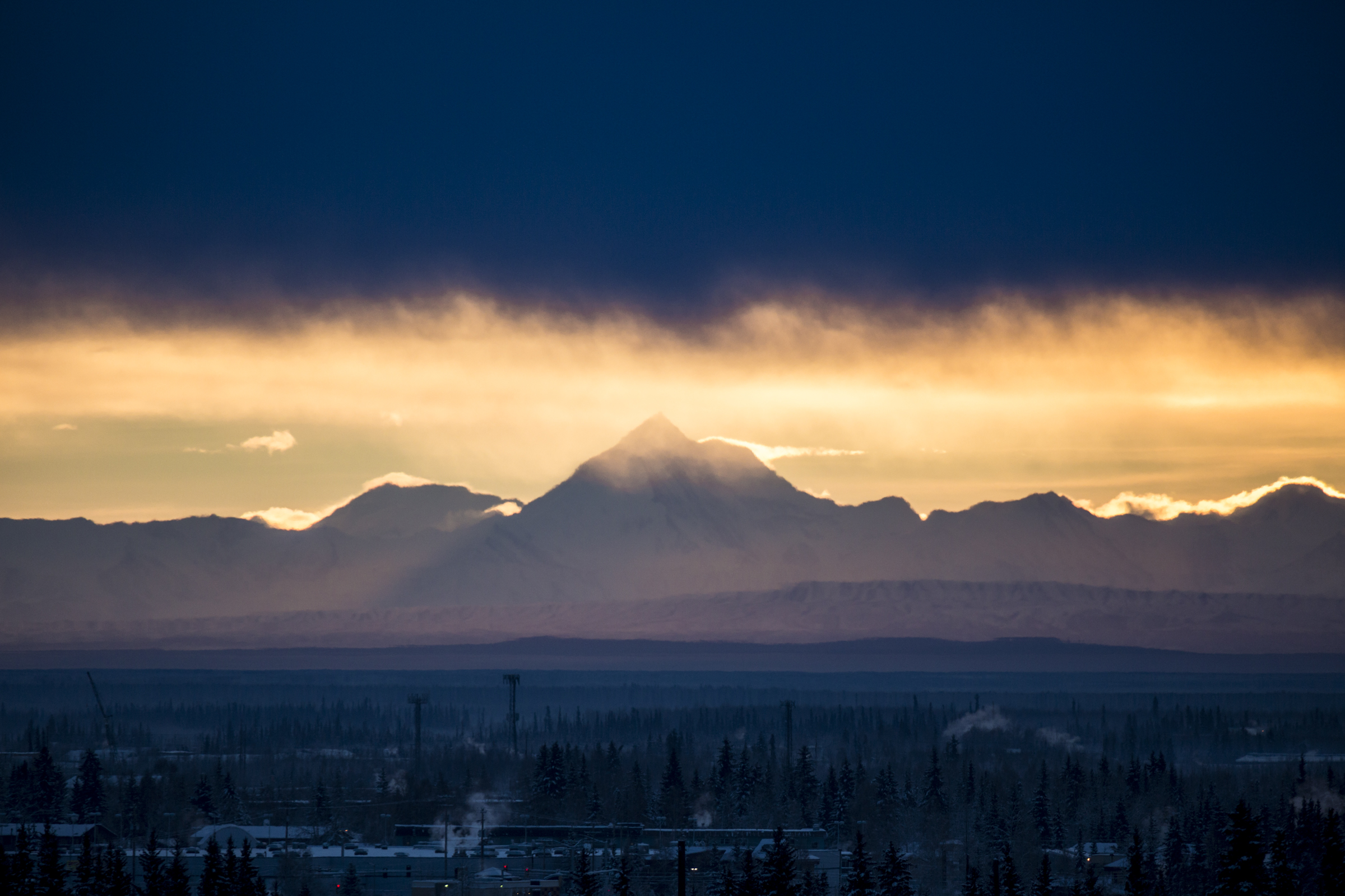 Alaska Range. UAF photo by Sarah Manriquez.