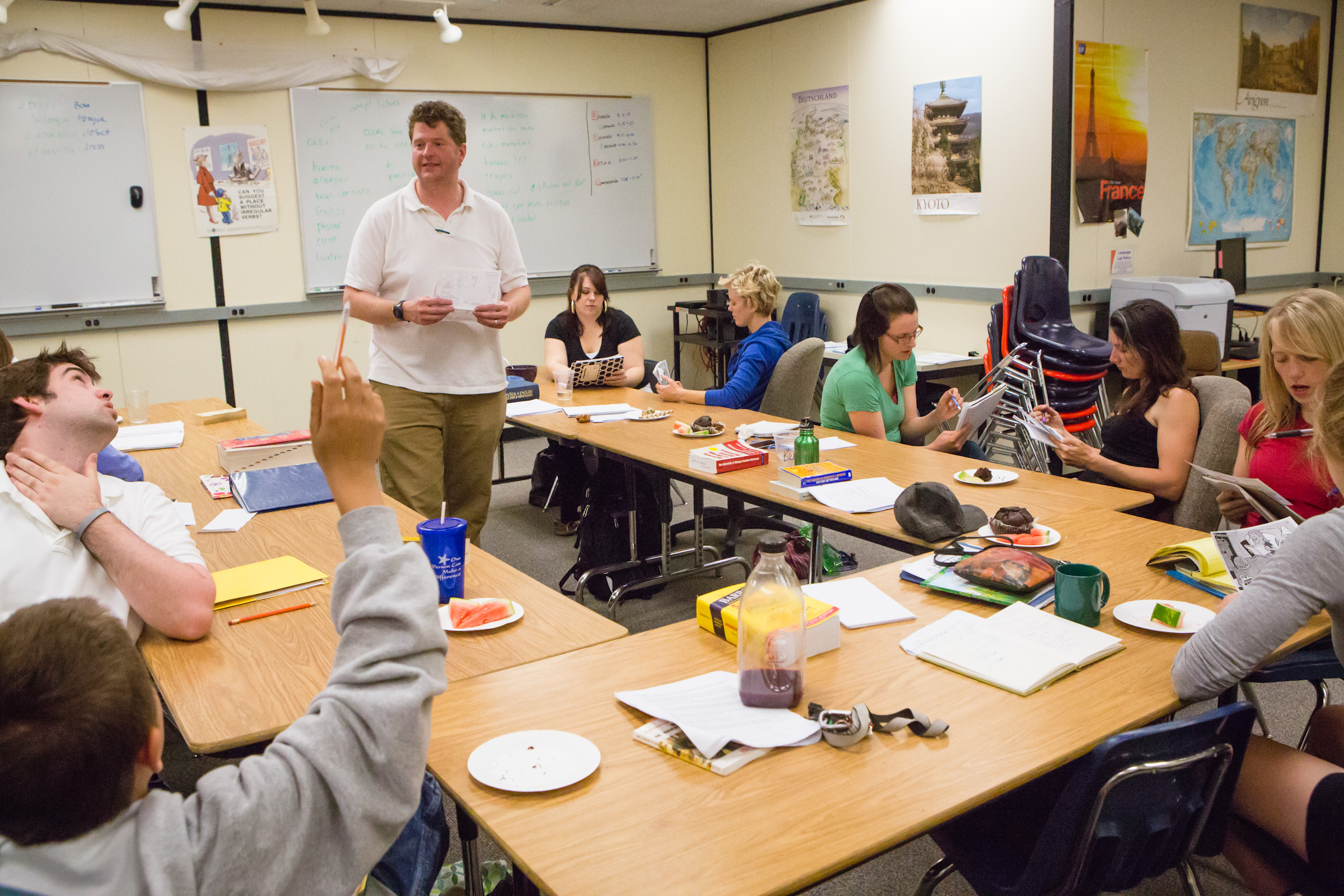 Students converse in Spanish during the MAYmester class, Si Si! Summer Intensive Spanish Immersion at the Language Lab. | UAF Photo by JR Ancheta