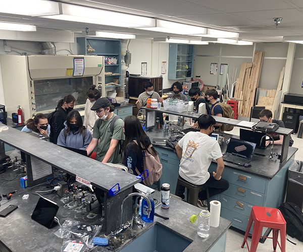 Students working in Makerspace