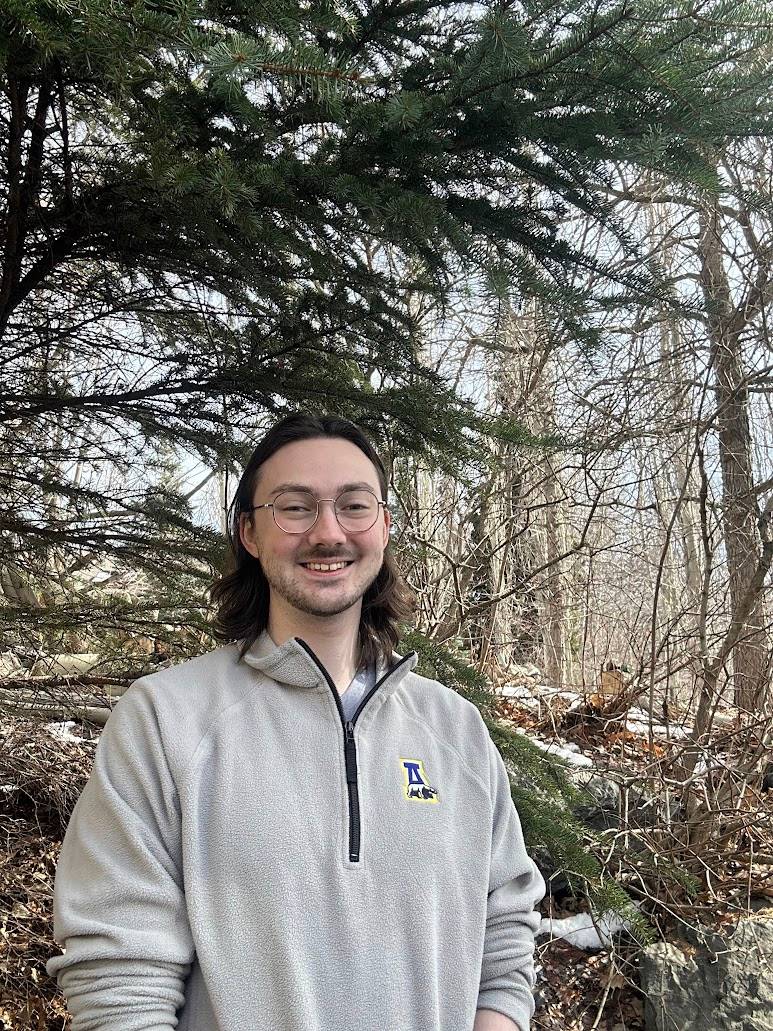 Isaac Parker headshot