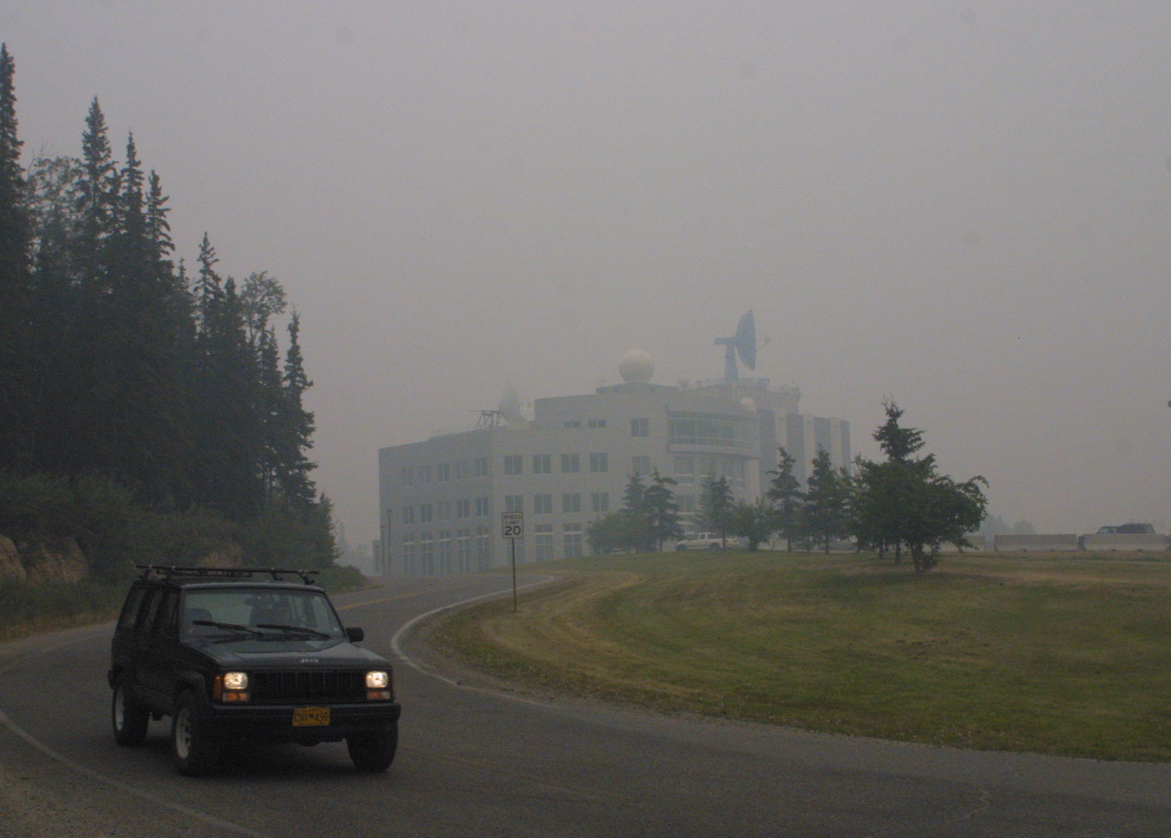 The Akasofu Building on the UAF campus is bathed in smoke during the summer of 2004