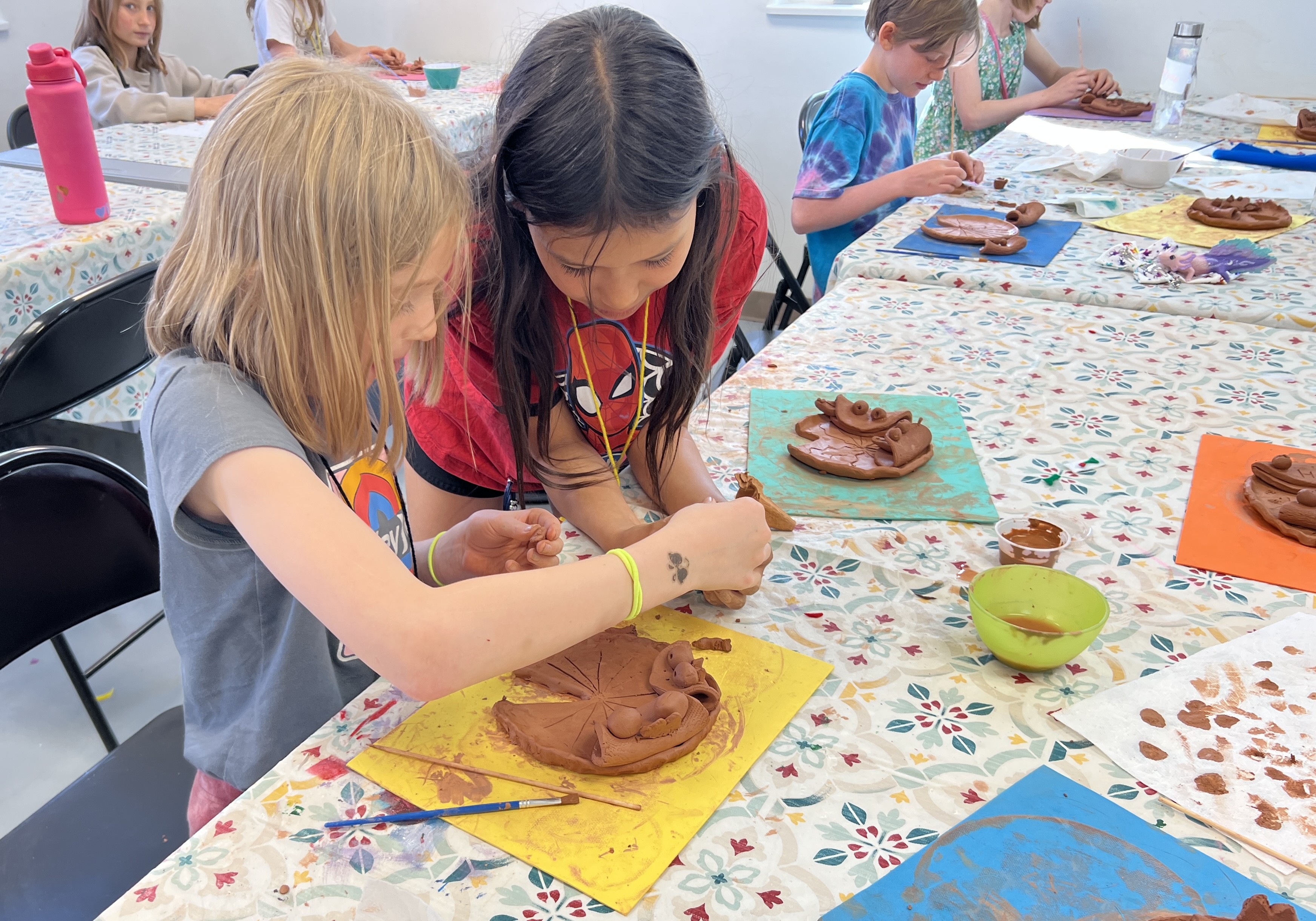 Kids making art at Raven City Studios.
