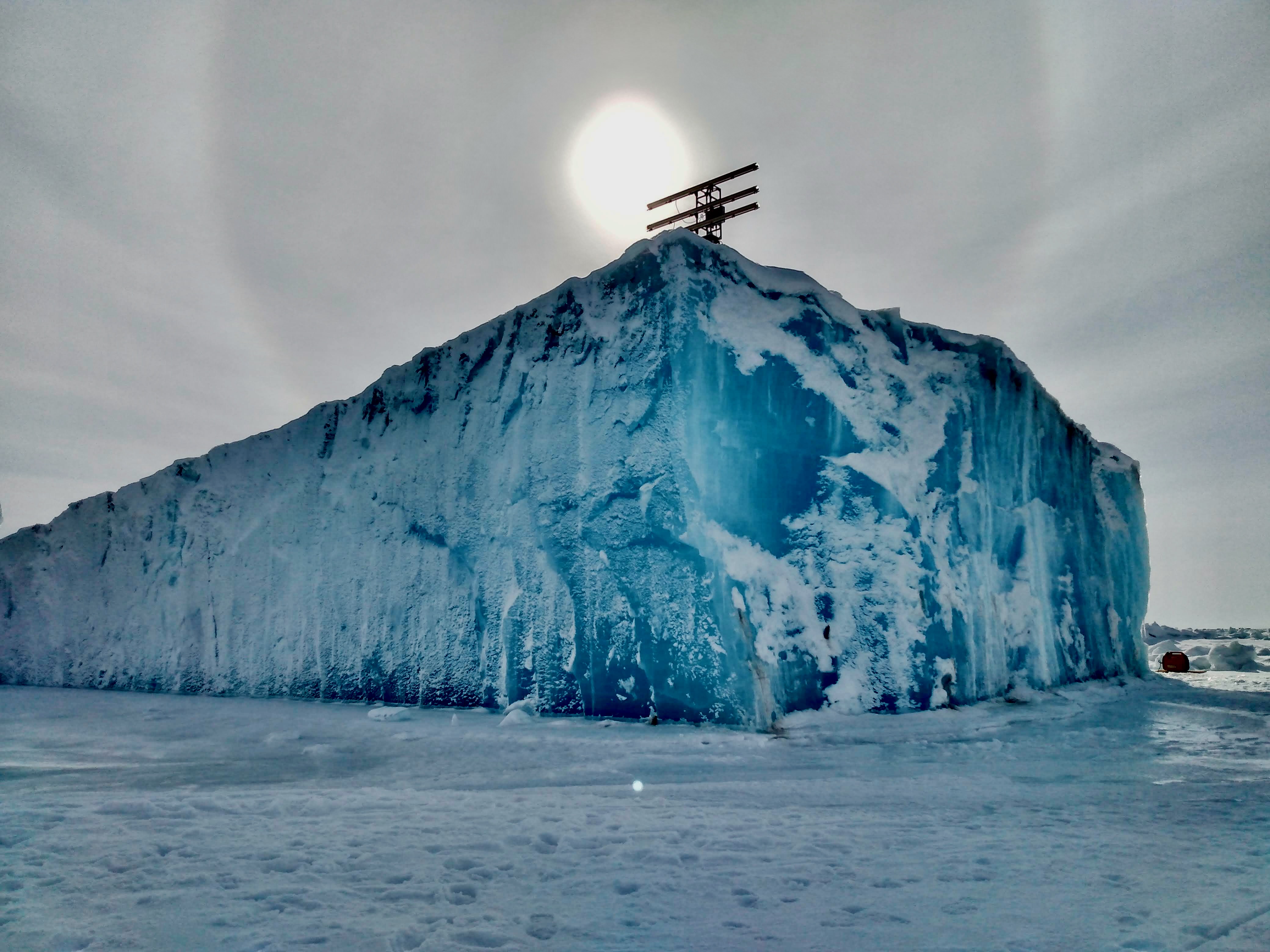 Radar on ice island