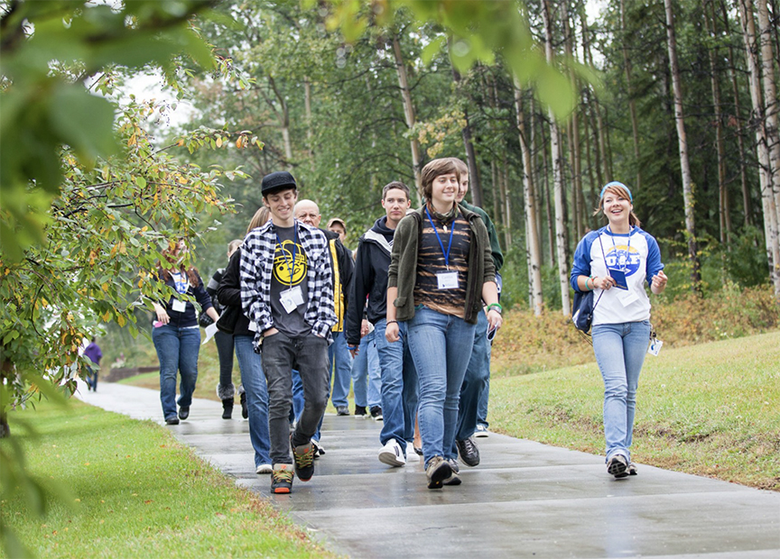 Students and their parents take a campus tour during the first day of a UAF Orientation.