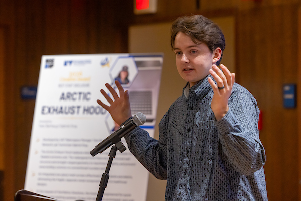 Tate Barhaug presenting