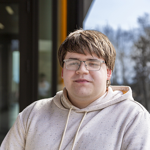 Cole Osowski. UAF Photo by Leif Van Cise