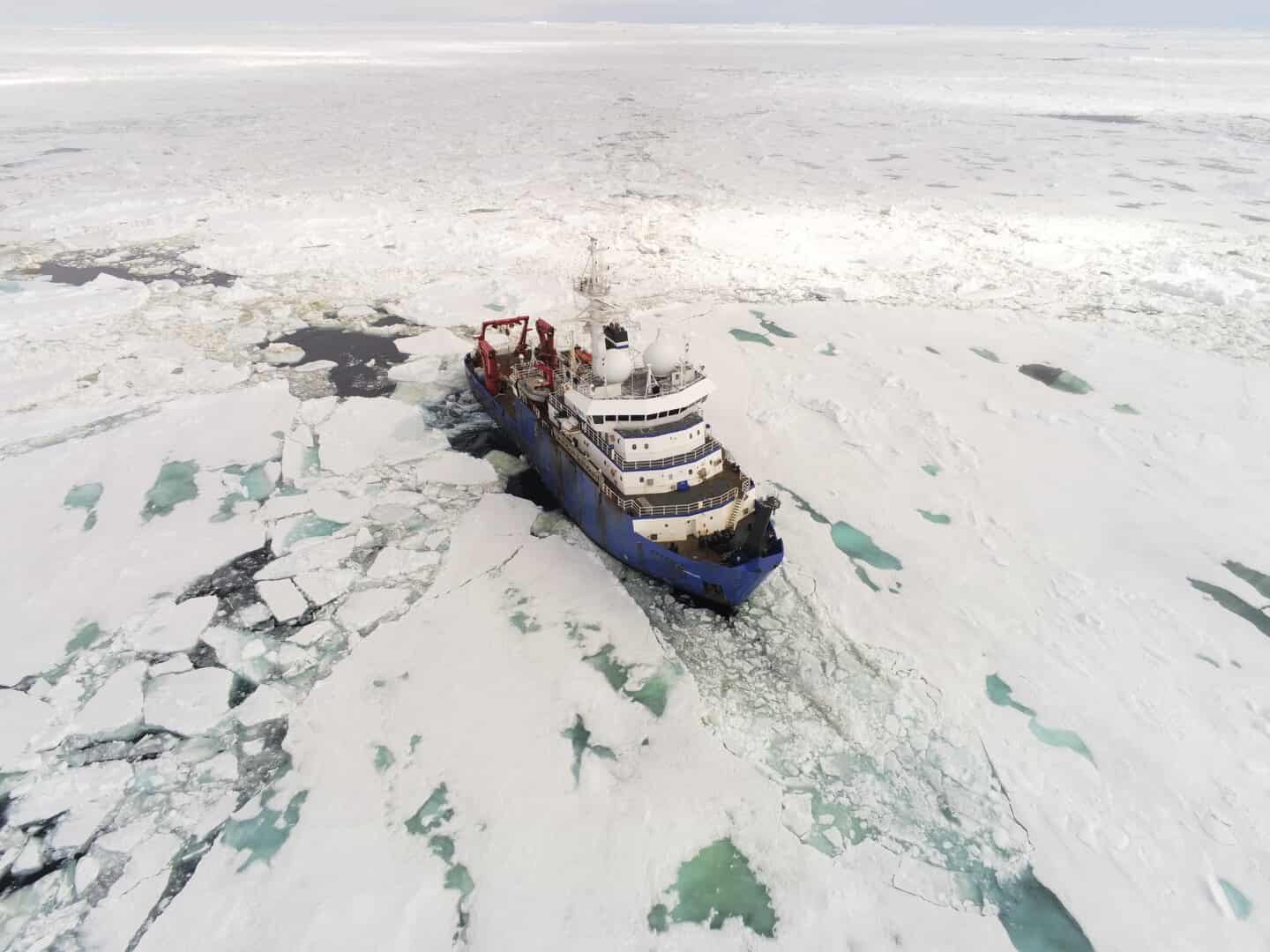 Aerial view of R/V Sikuliaq