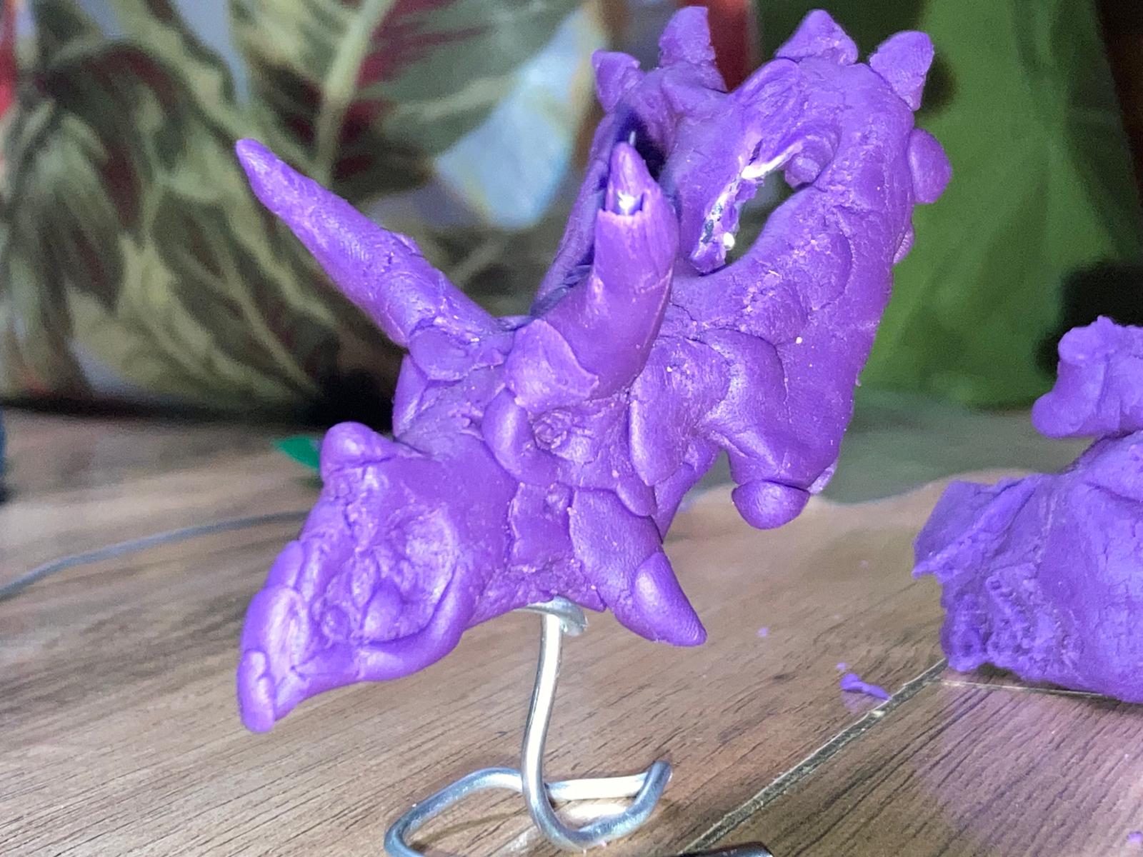 Small clay model made as a reference for the life reconstructions and skeletal anatomical works for the horned dinosaurs in the study. (Courtesy of Daniela Barerra Guevara)