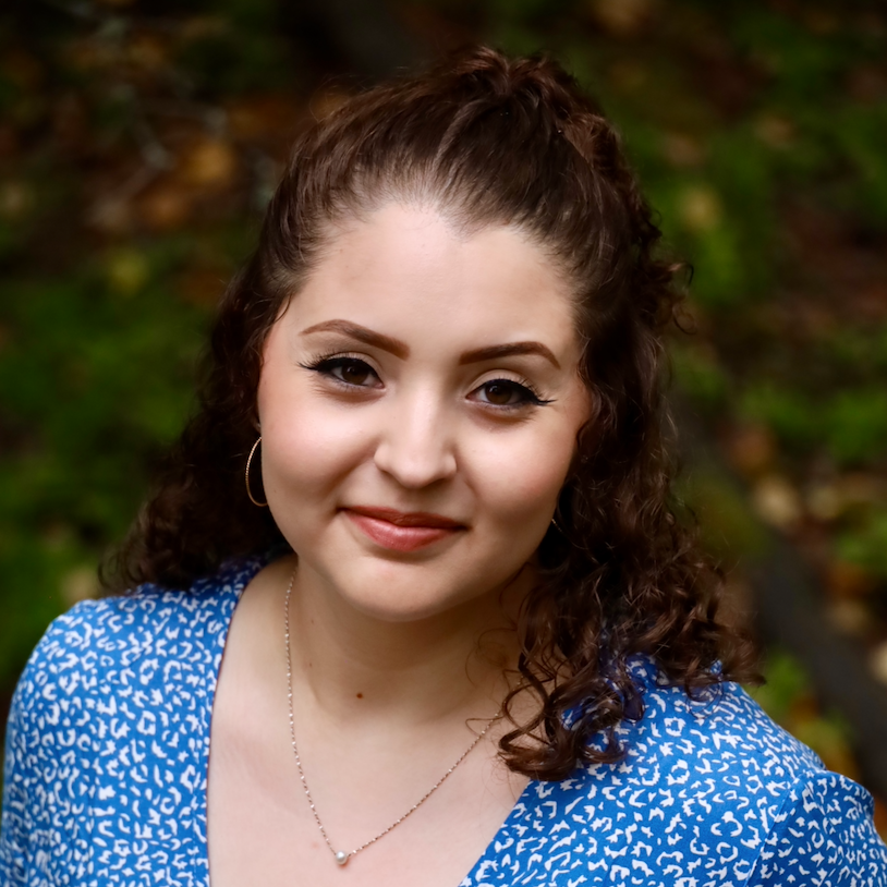 Ariana Lopez headshot.